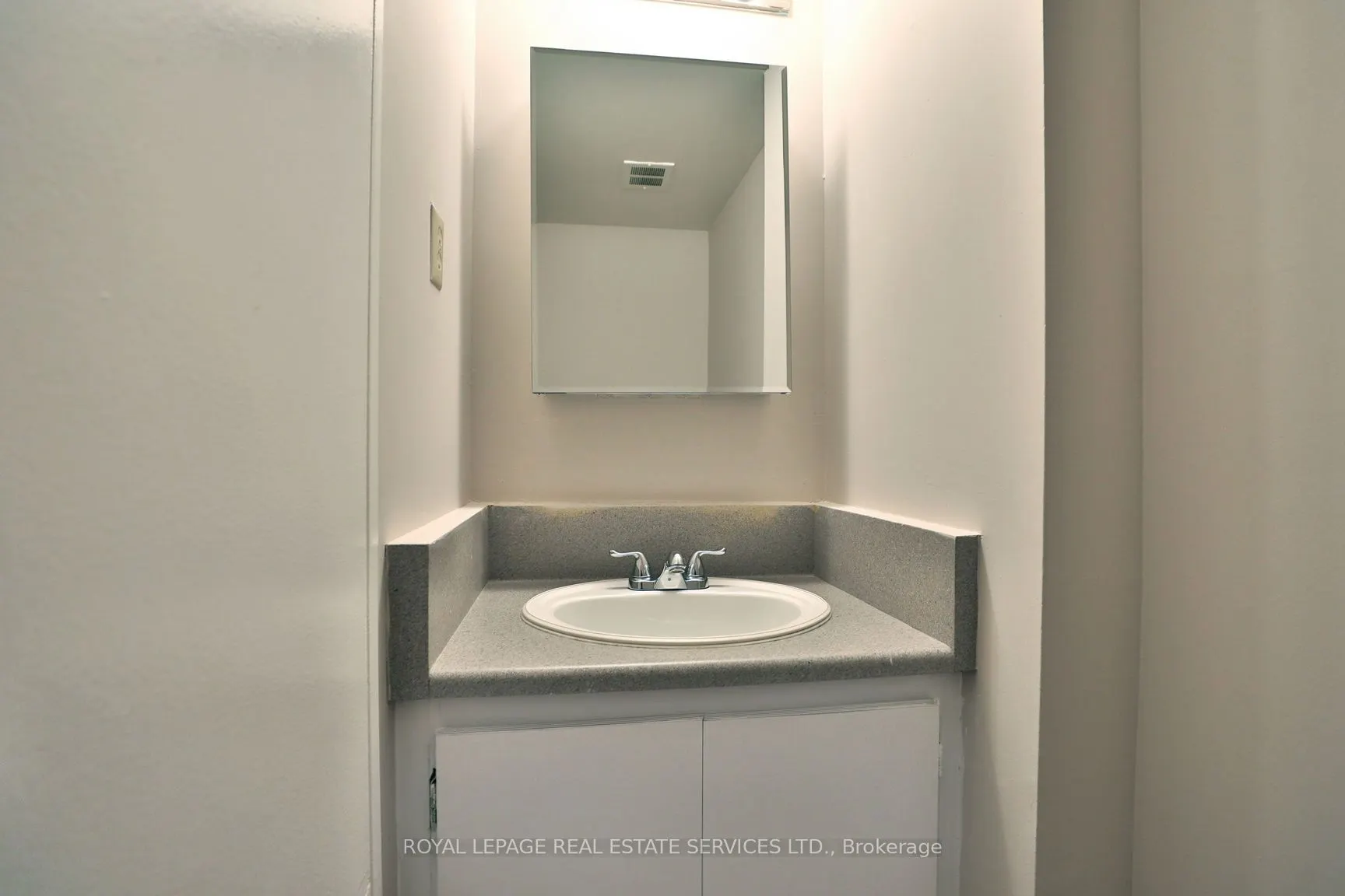 20 Speers Rd, #908