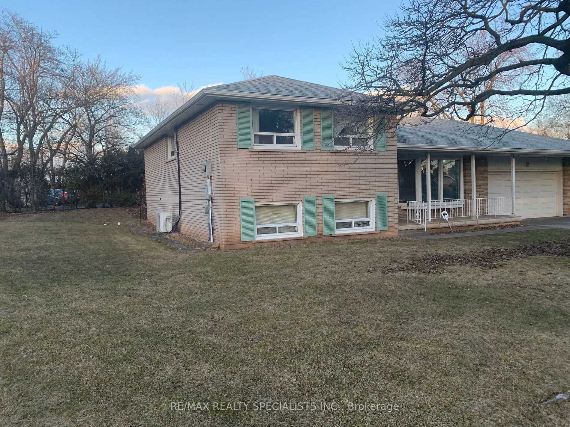 1089 Pearson Dr