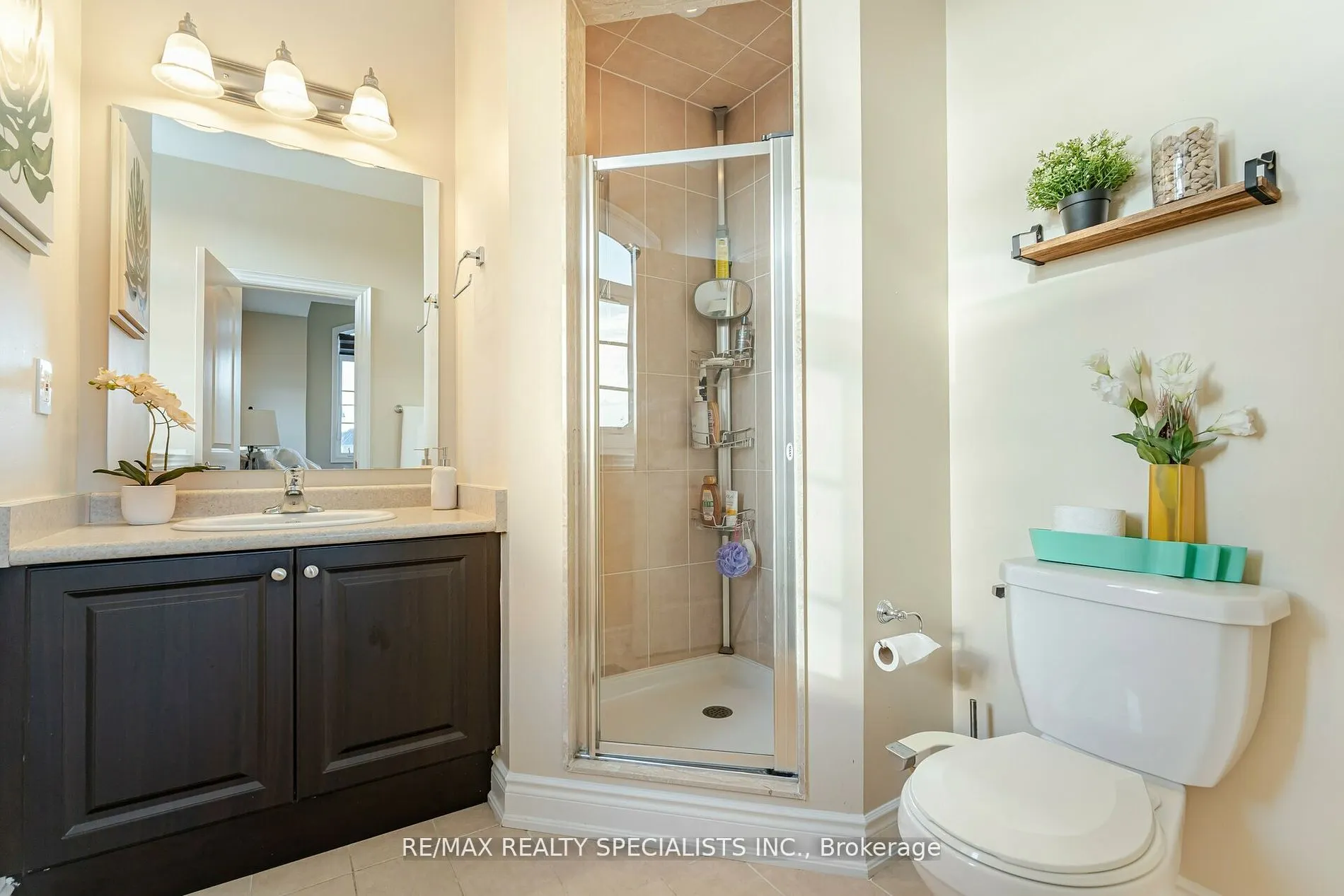 8 Herringbone Cres