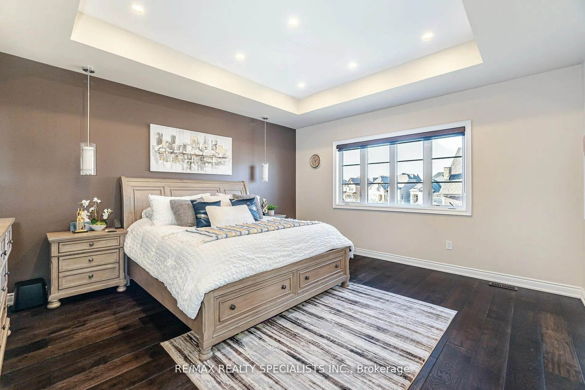 8 Herringbone Cres