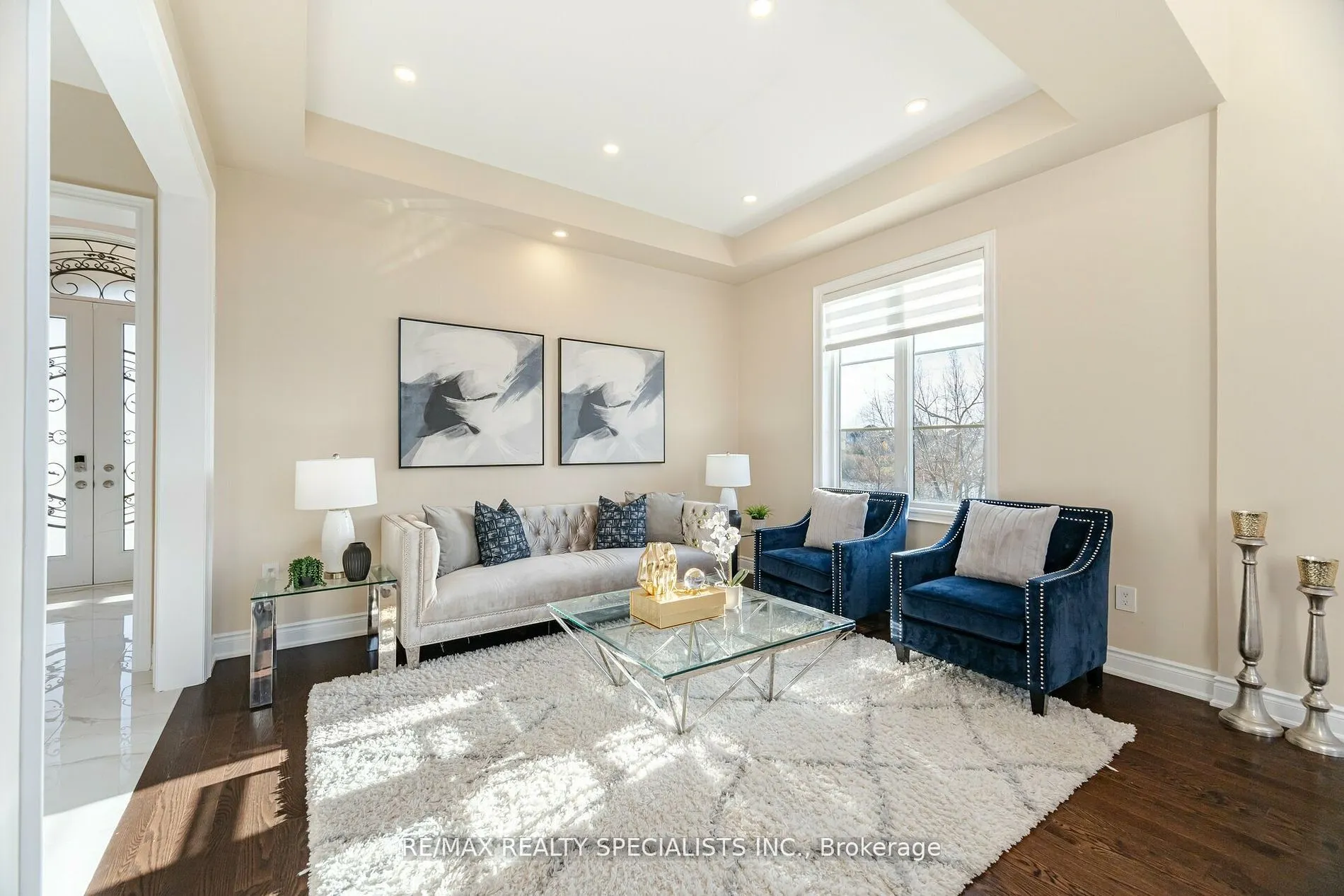 8 Herringbone Cres