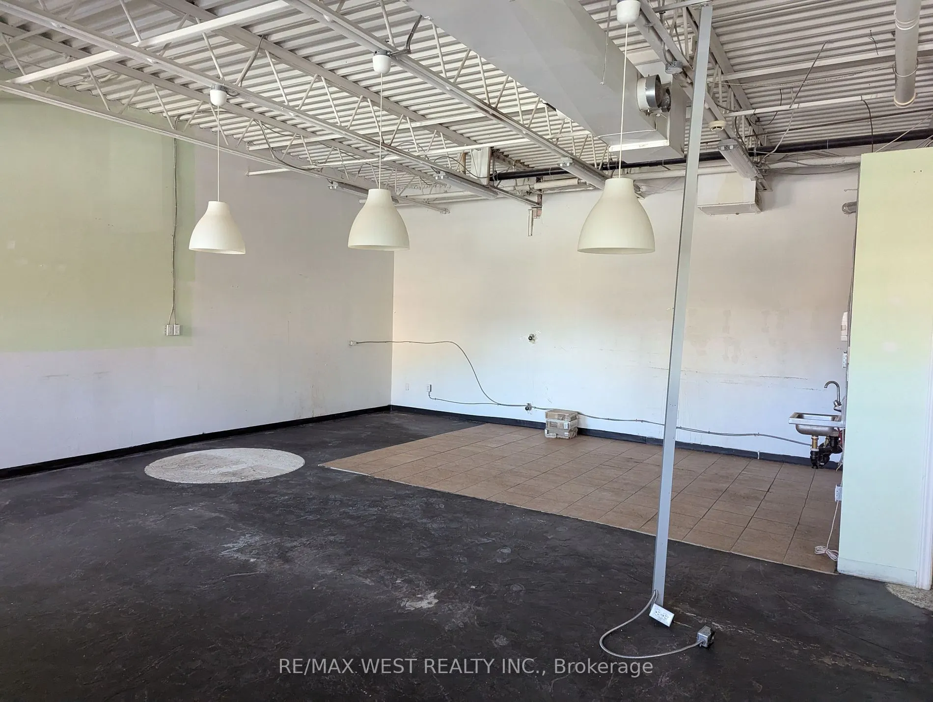 63 Queen St S, #8