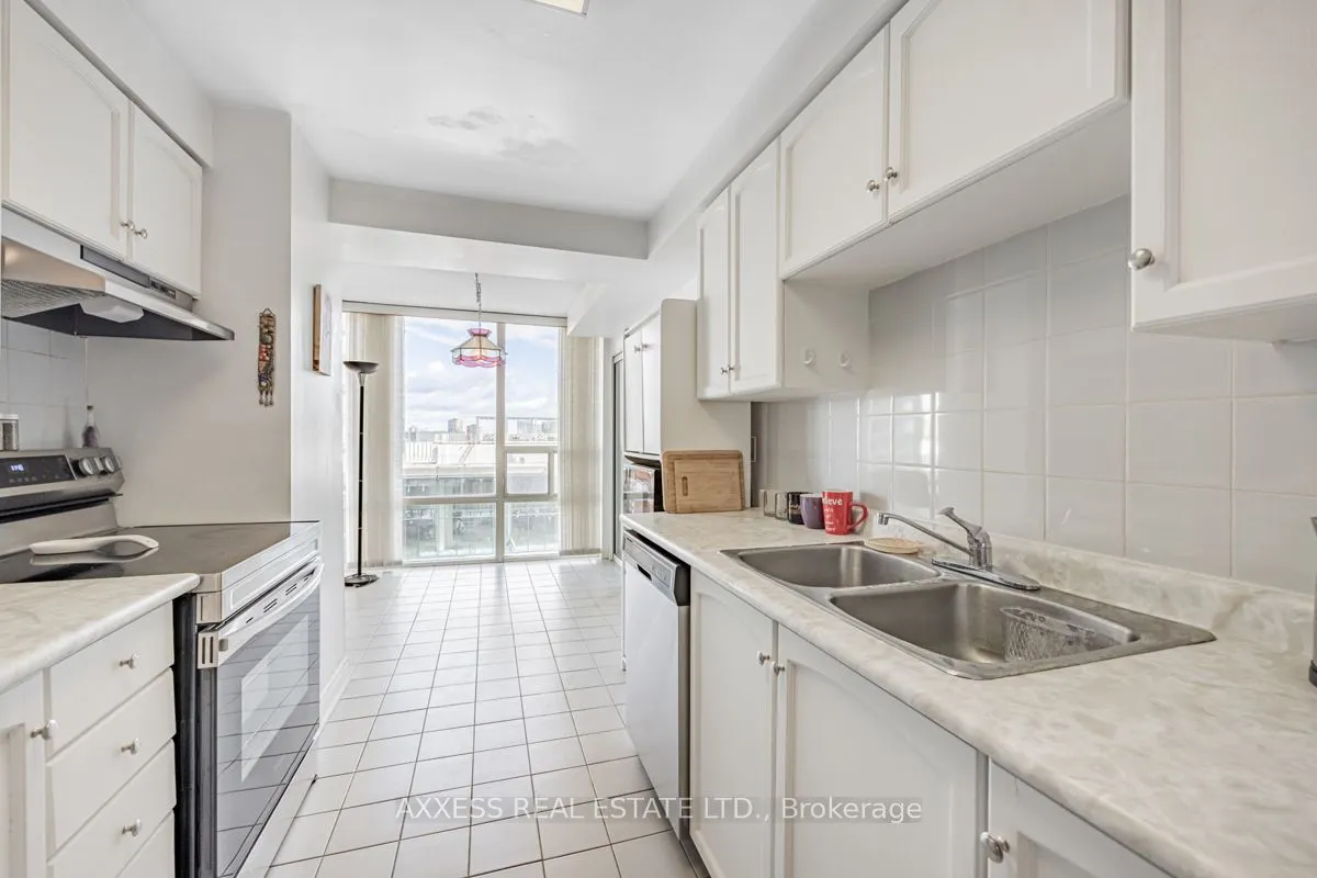 330 Rathburn Rd W, #1105