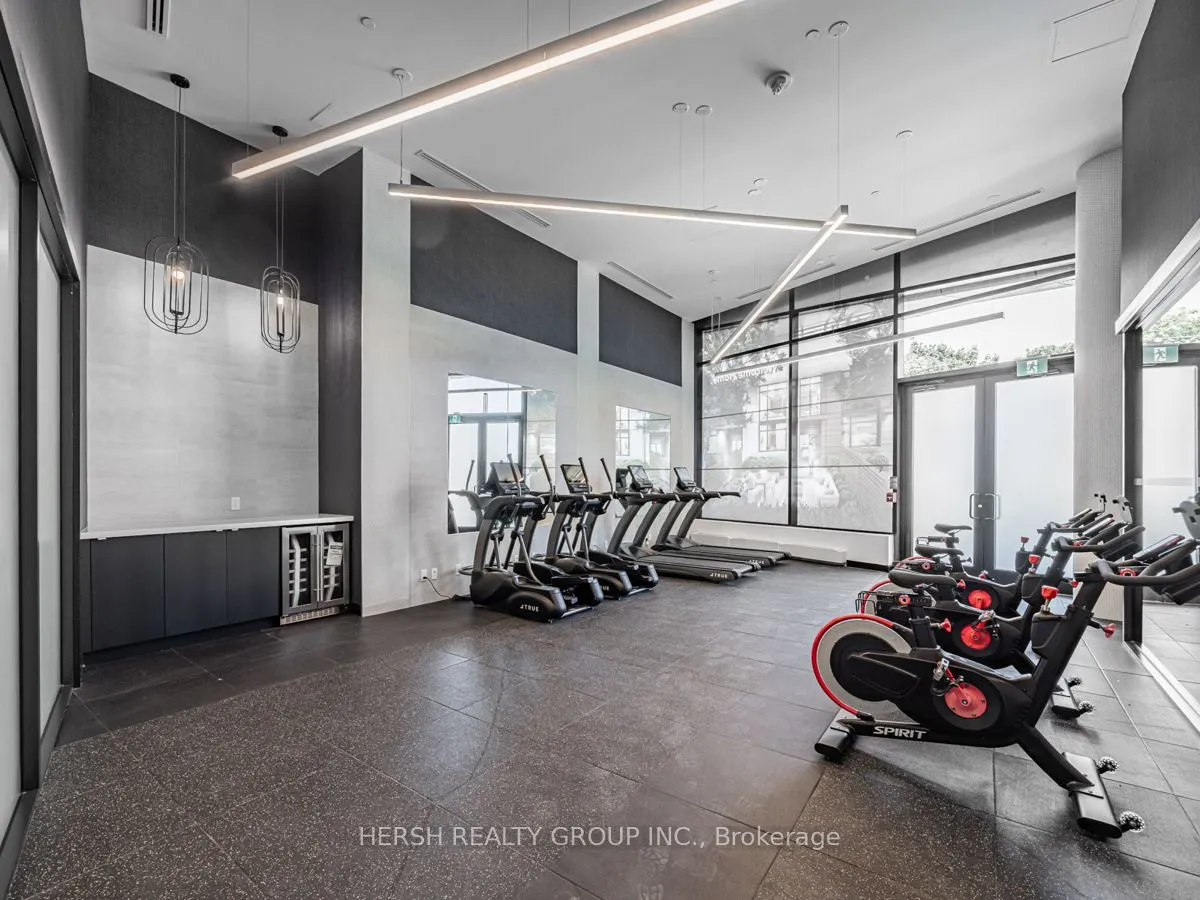 160 Kingsway Cres, #411