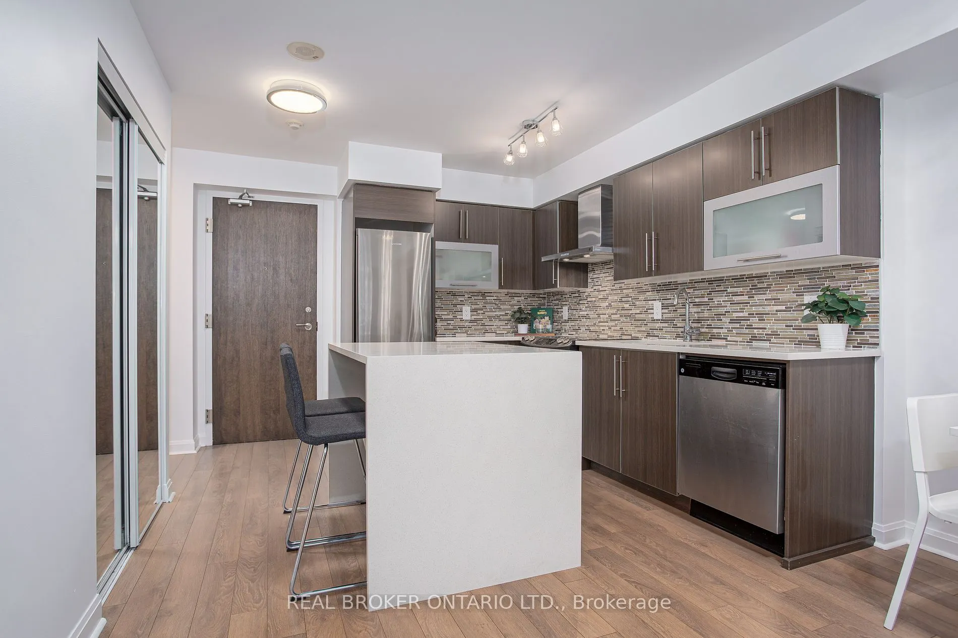 1 Michael Power Pl, #1603