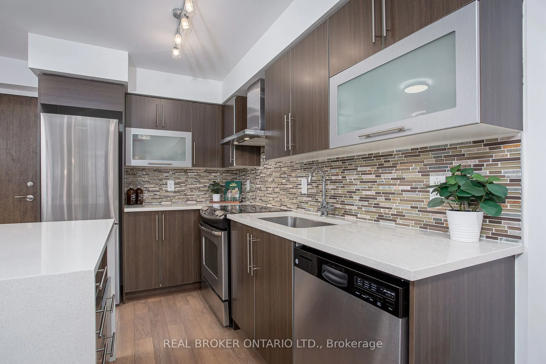 1 Michael Power Pl, #1603