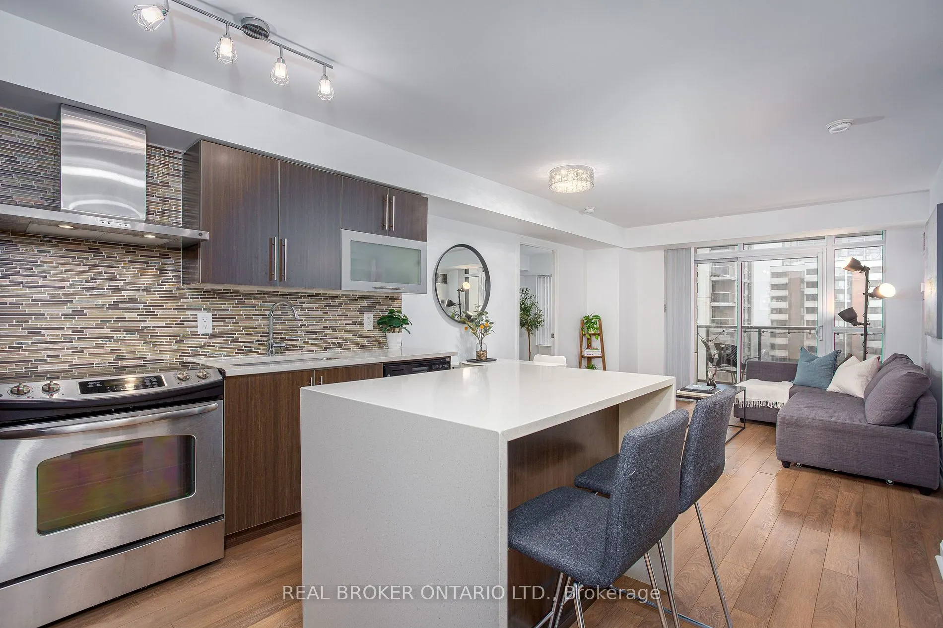 1 Michael Power Pl, #1603