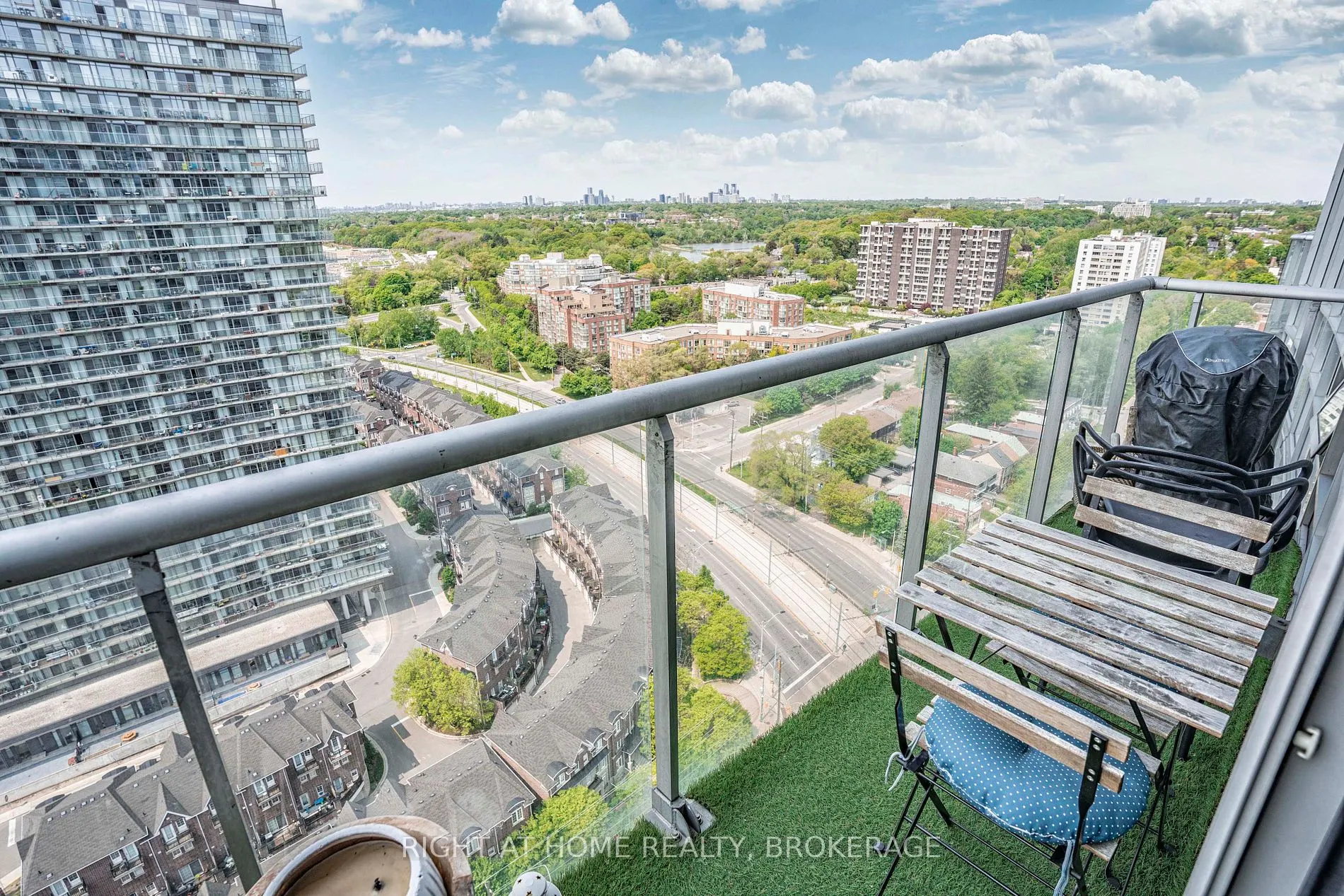 15 Windermere Ave, #2301