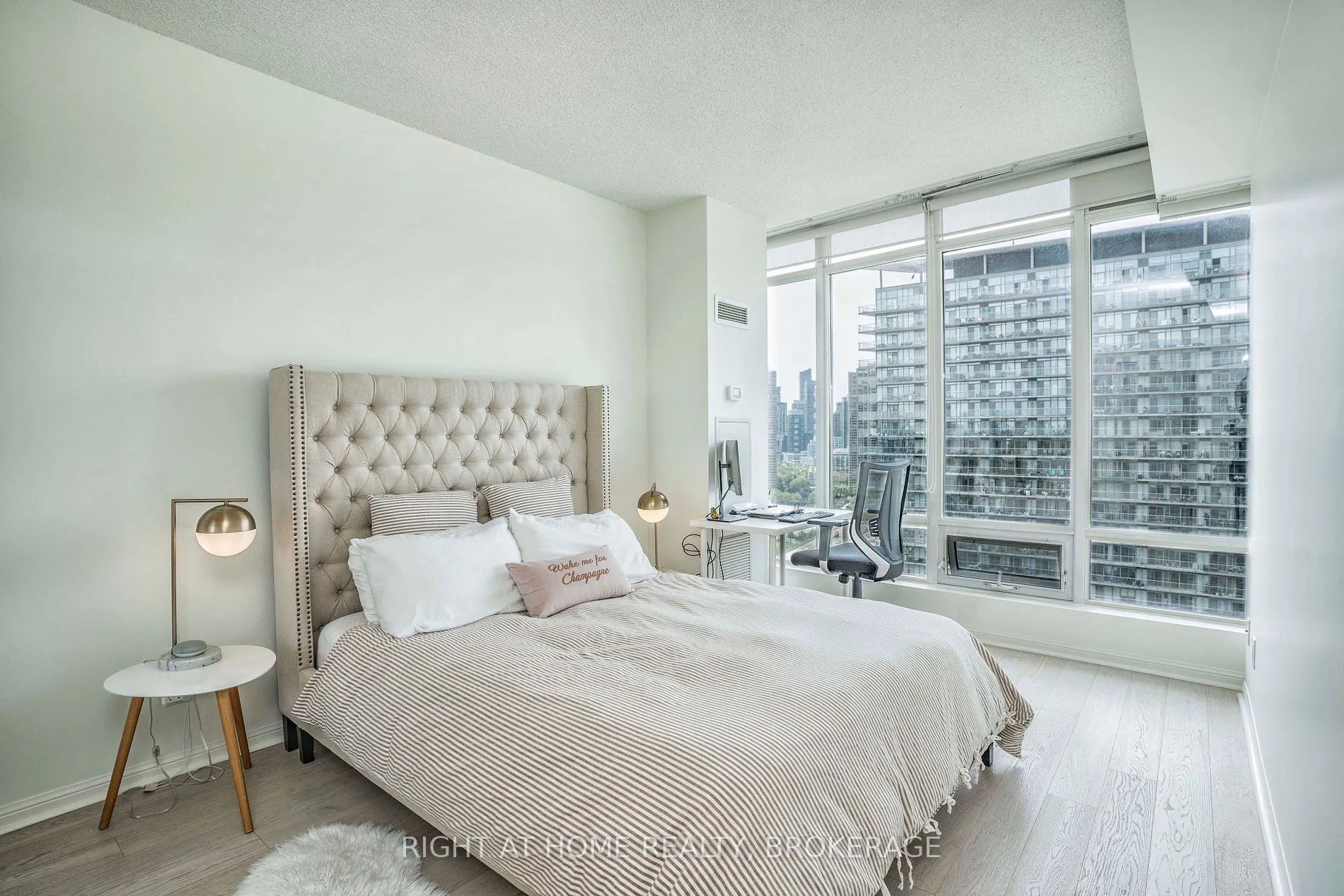 15 Windermere Ave, #2301
