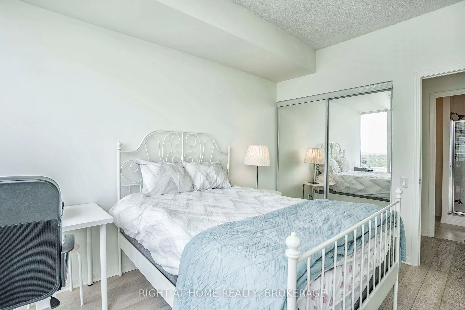 15 Windermere Ave, #2301