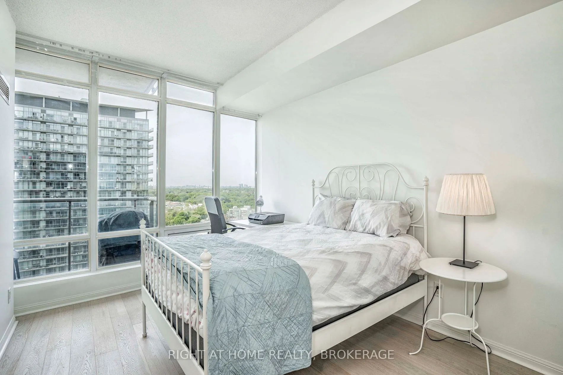 15 Windermere Ave, #2301