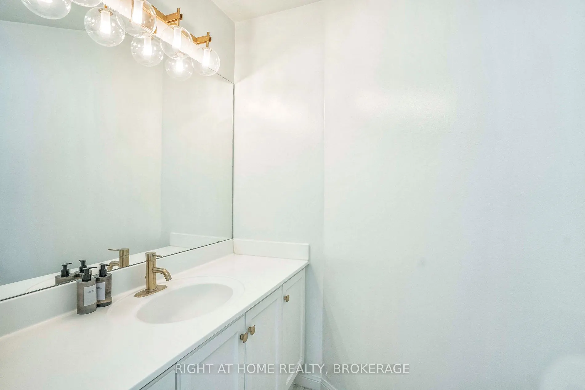 15 Windermere Ave, #2301