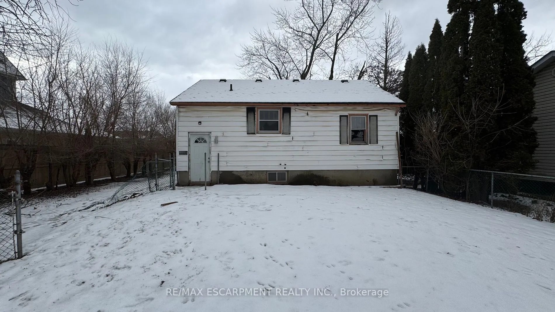 1027 Glendor Ave
