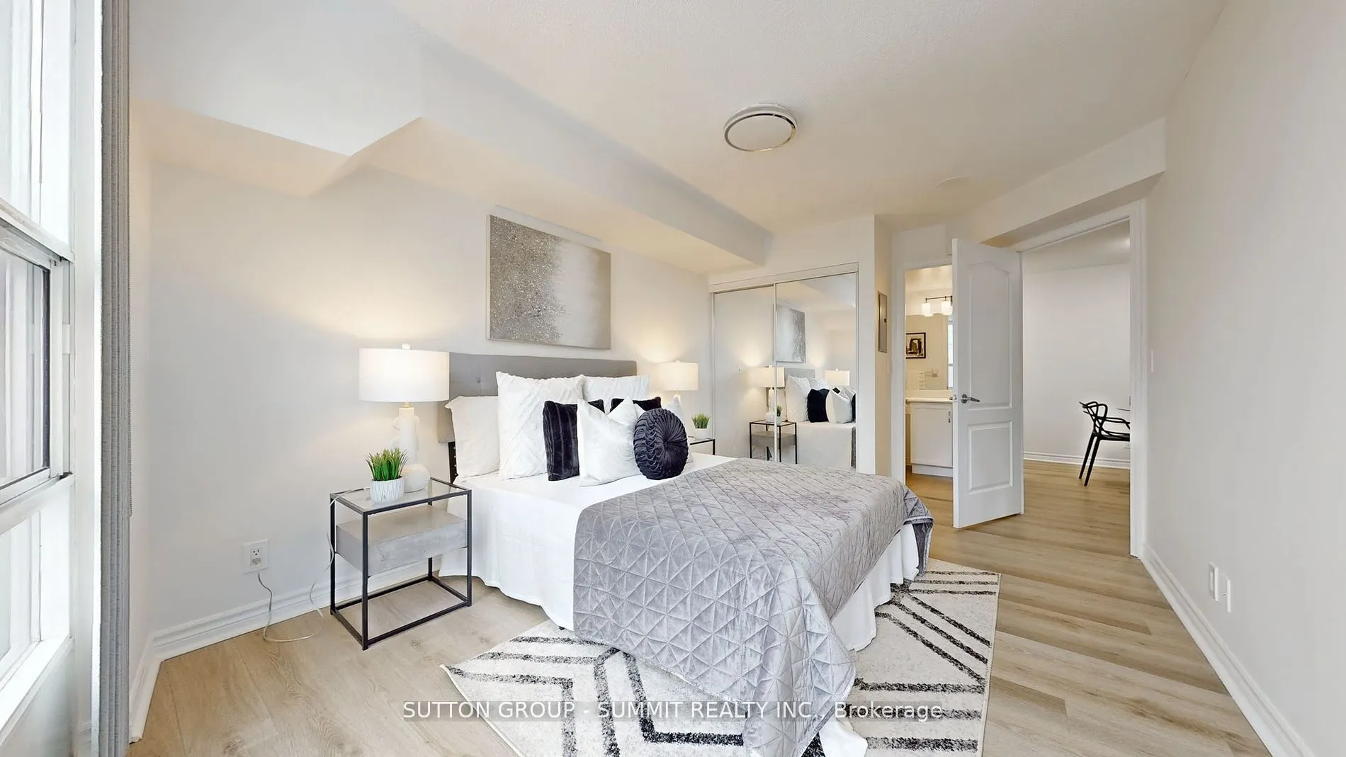 1 Elm Dr W, #1011