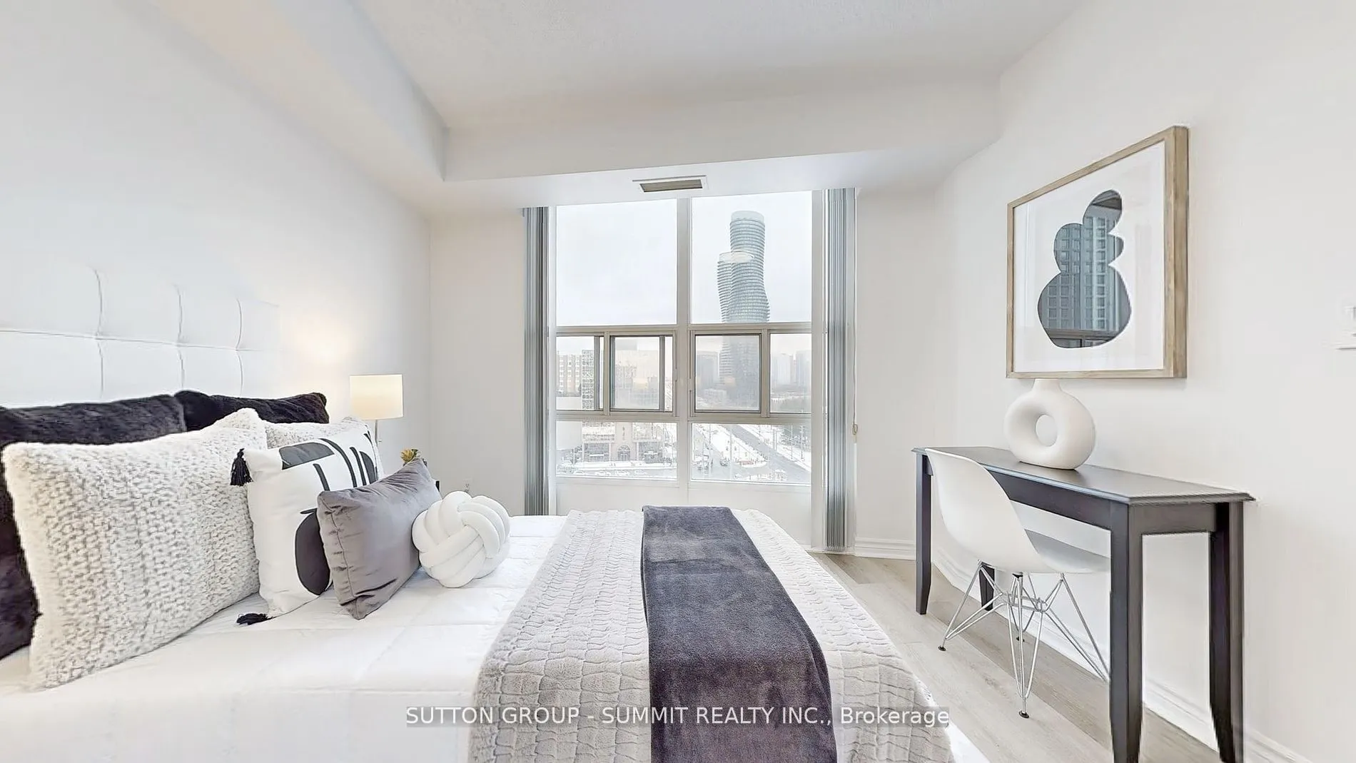 1 Elm Dr W, #1011