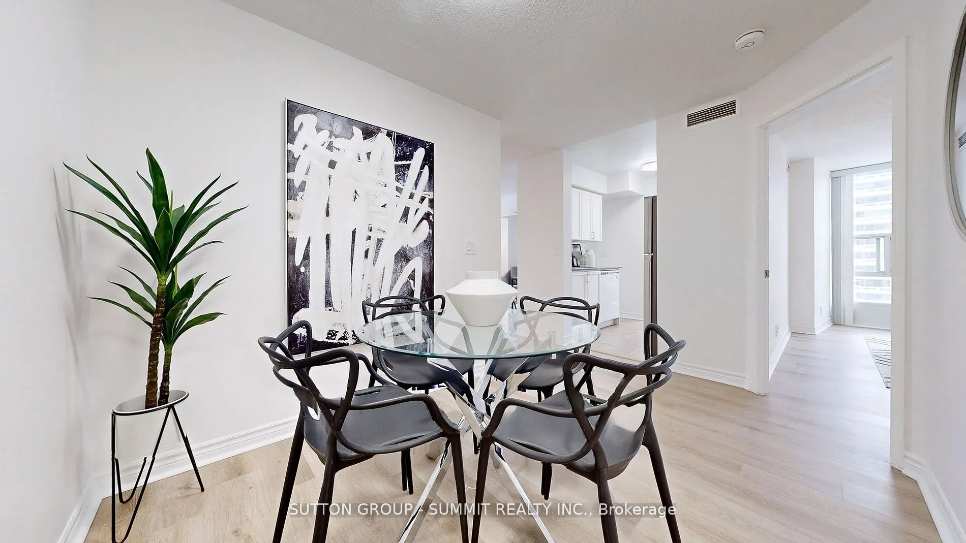 1 Elm Dr W, #1011