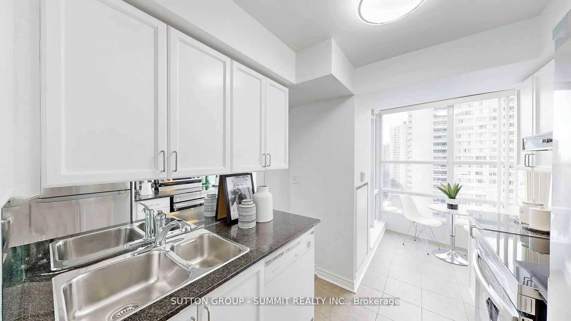 1 Elm Dr W, #1011