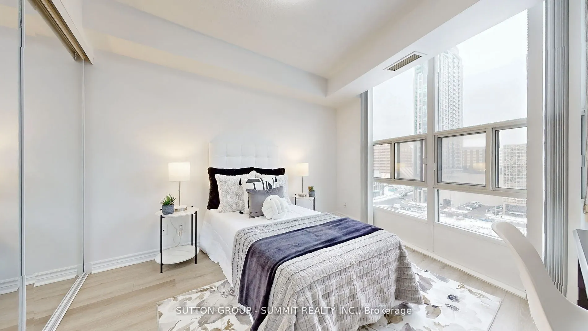 1 Elm Dr W, #1011