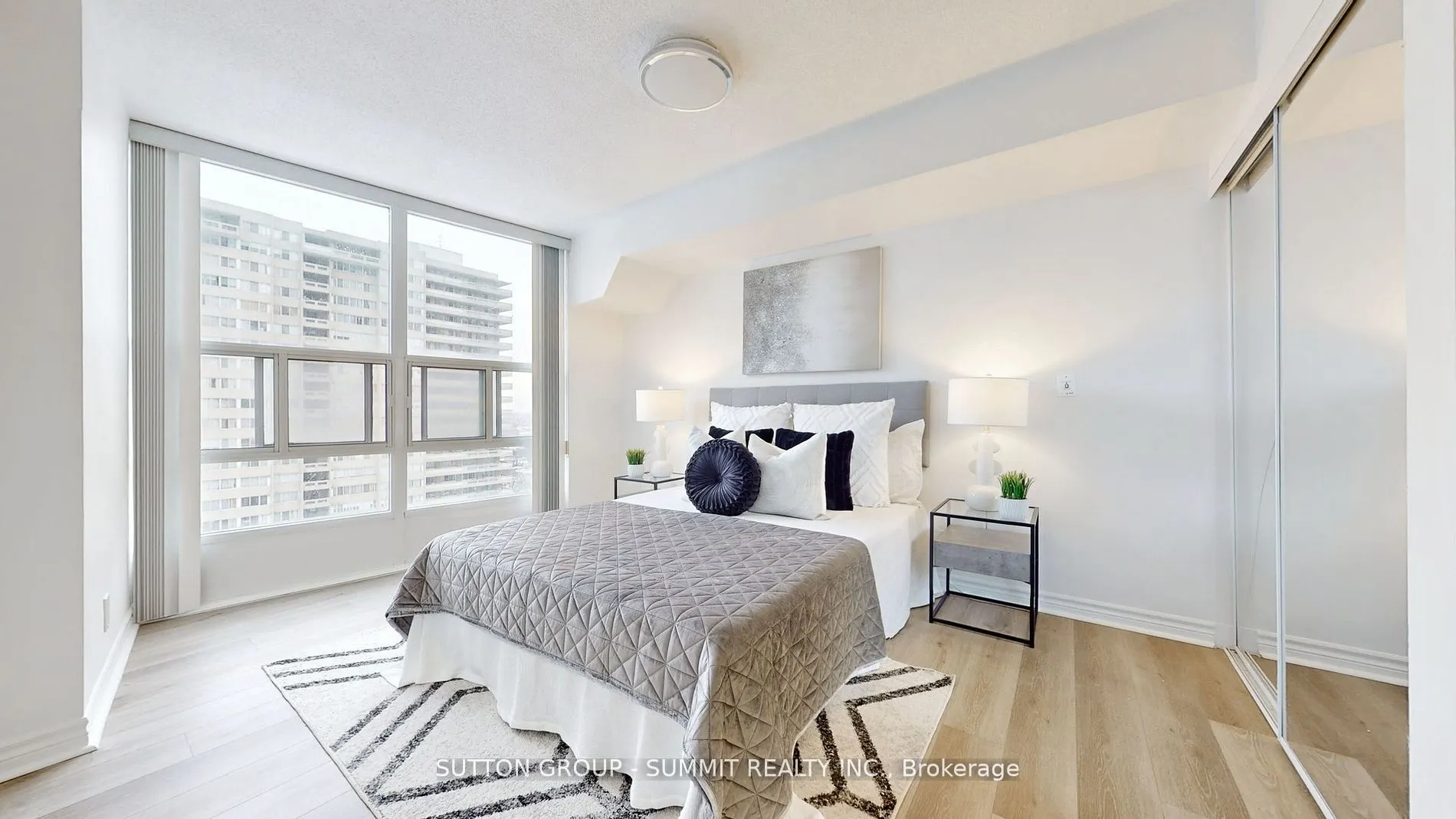 1 Elm Dr W, #1011
