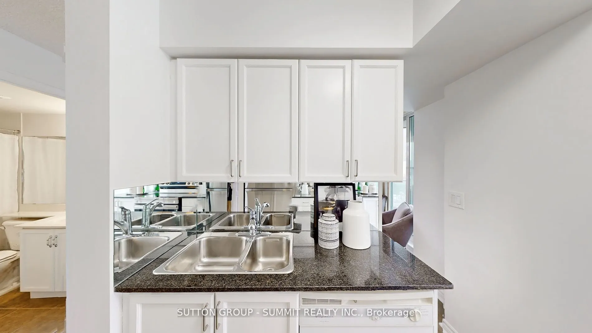 1 Elm Dr W, #1011