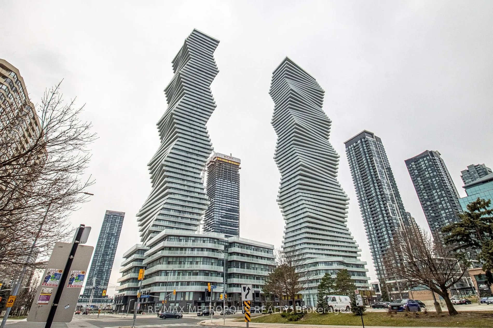 3900 Confederation Pkwy, #216