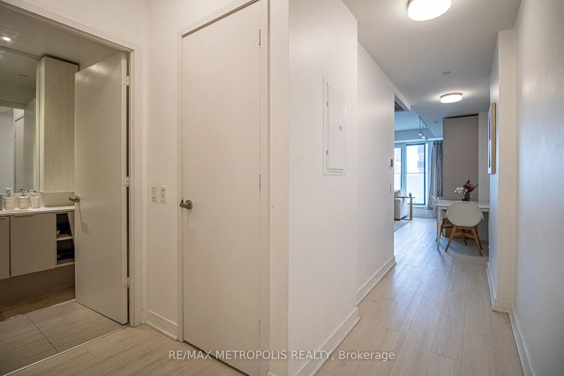 3900 Confederation Pkwy, #216