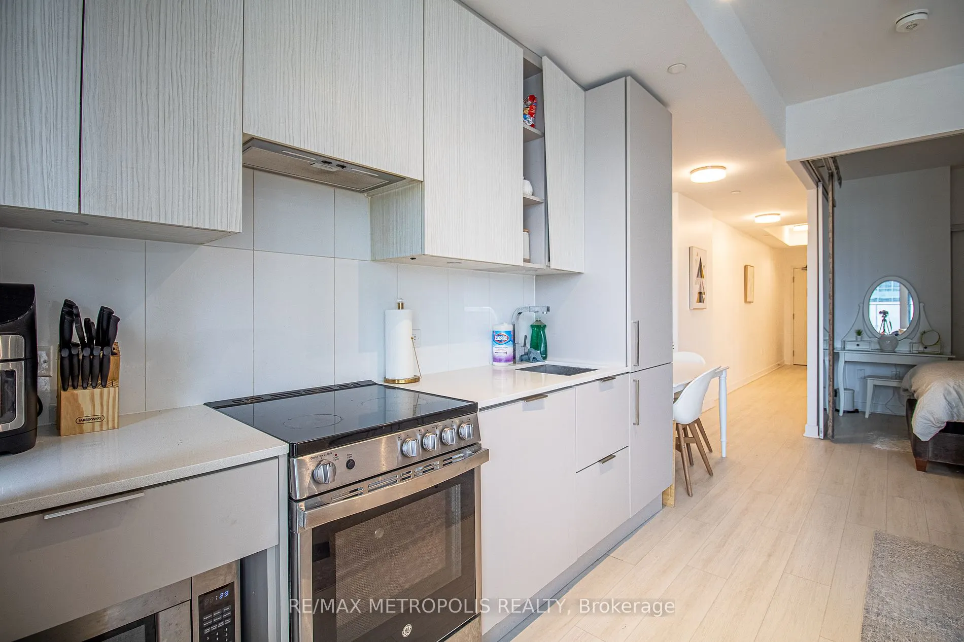 3900 Confederation Pkwy, #216