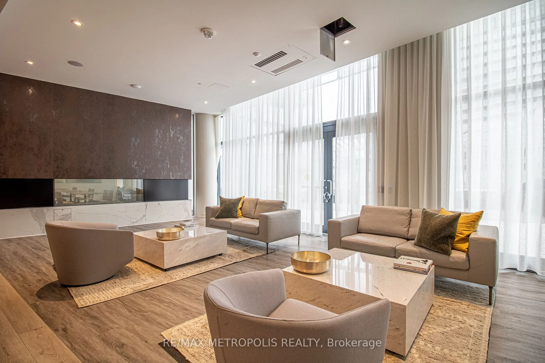 3900 Confederation Pkwy, #216
