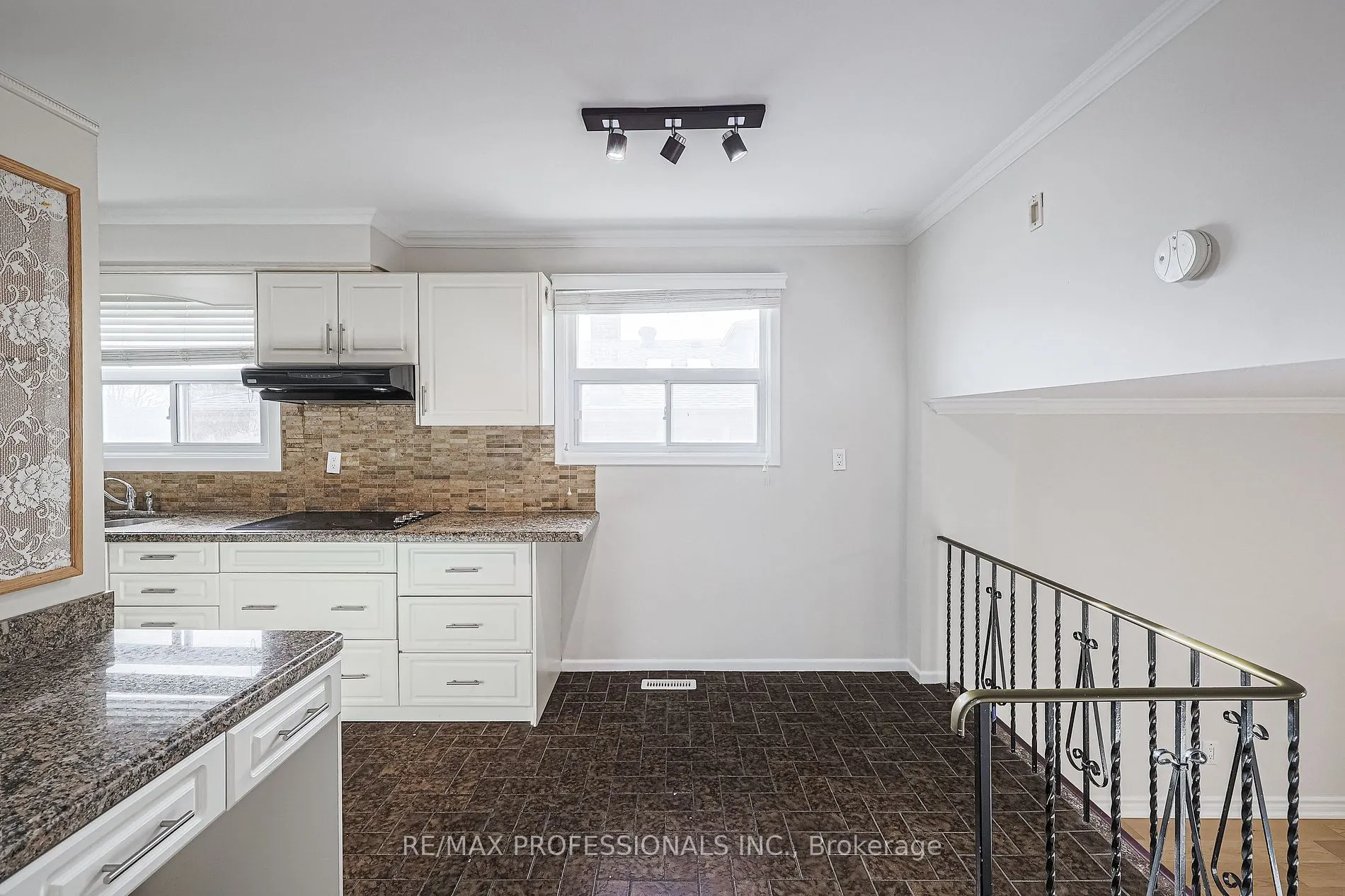 18 West Wareside Rd