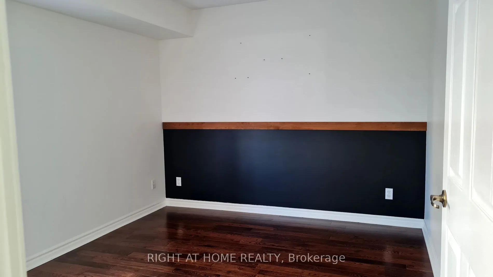 1451 Walker's Line, #315