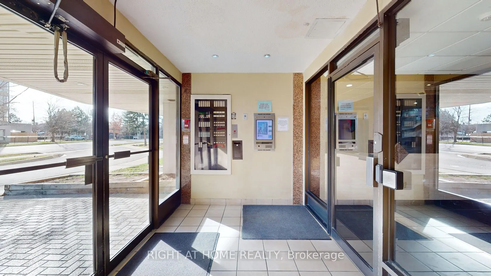 10 Markbrook Lane, #1204