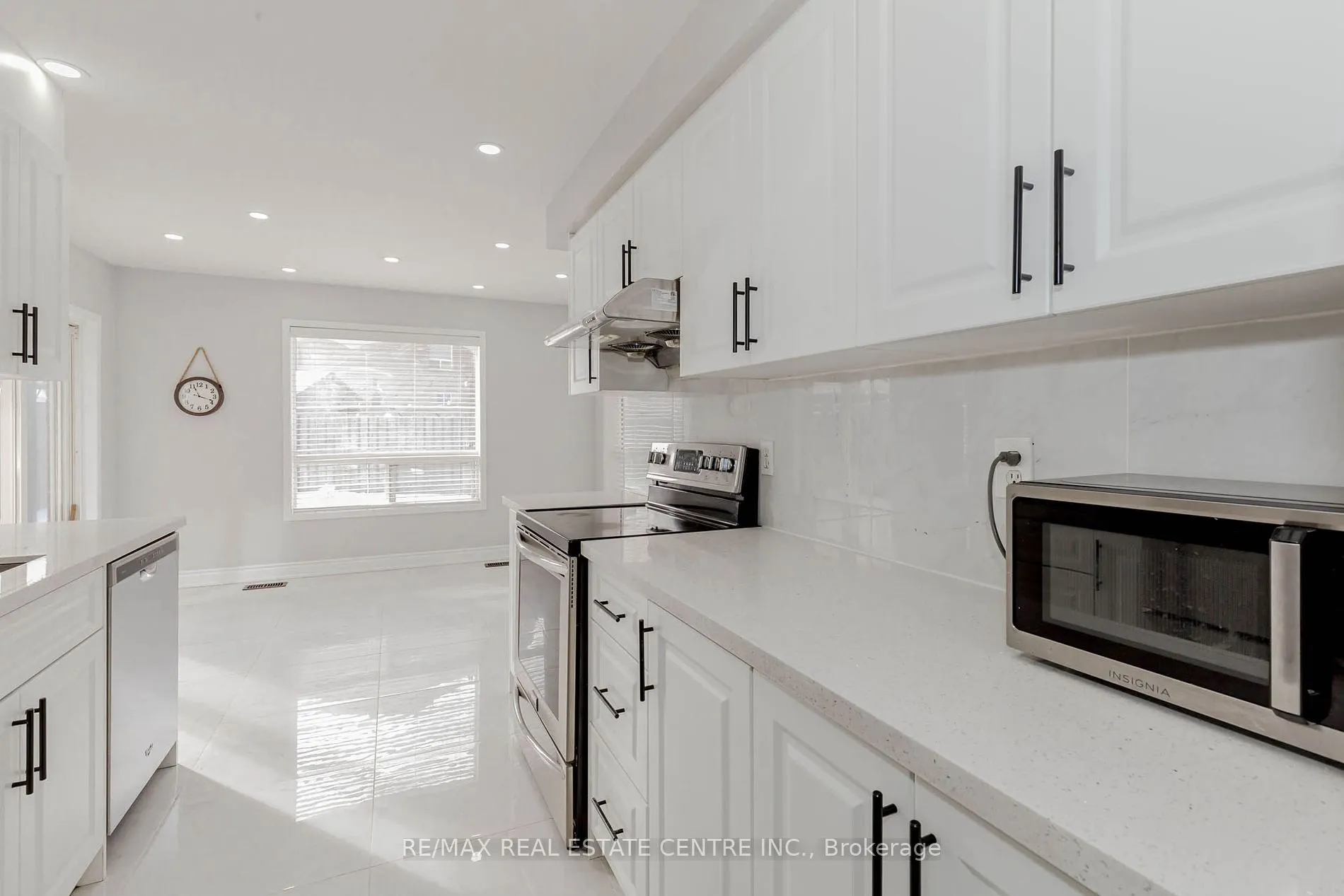 12 Tregate Cres W