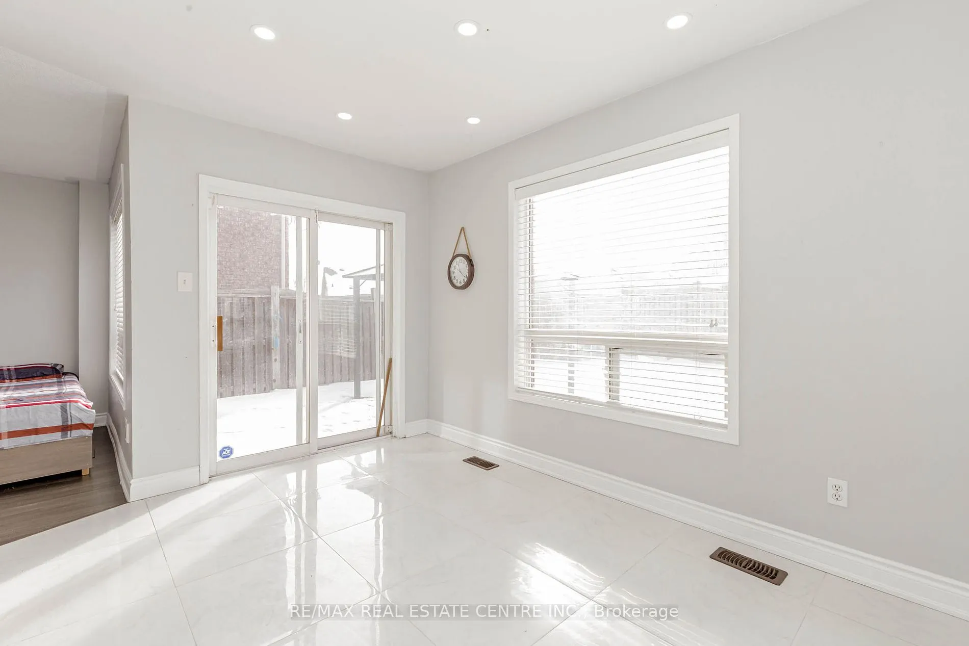 12 Tregate Cres W