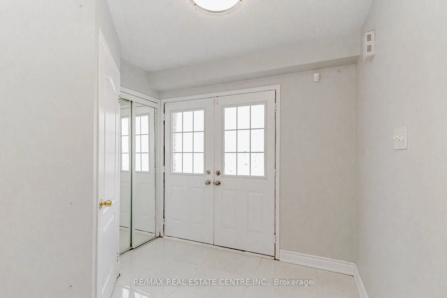 12 Tregate Cres W