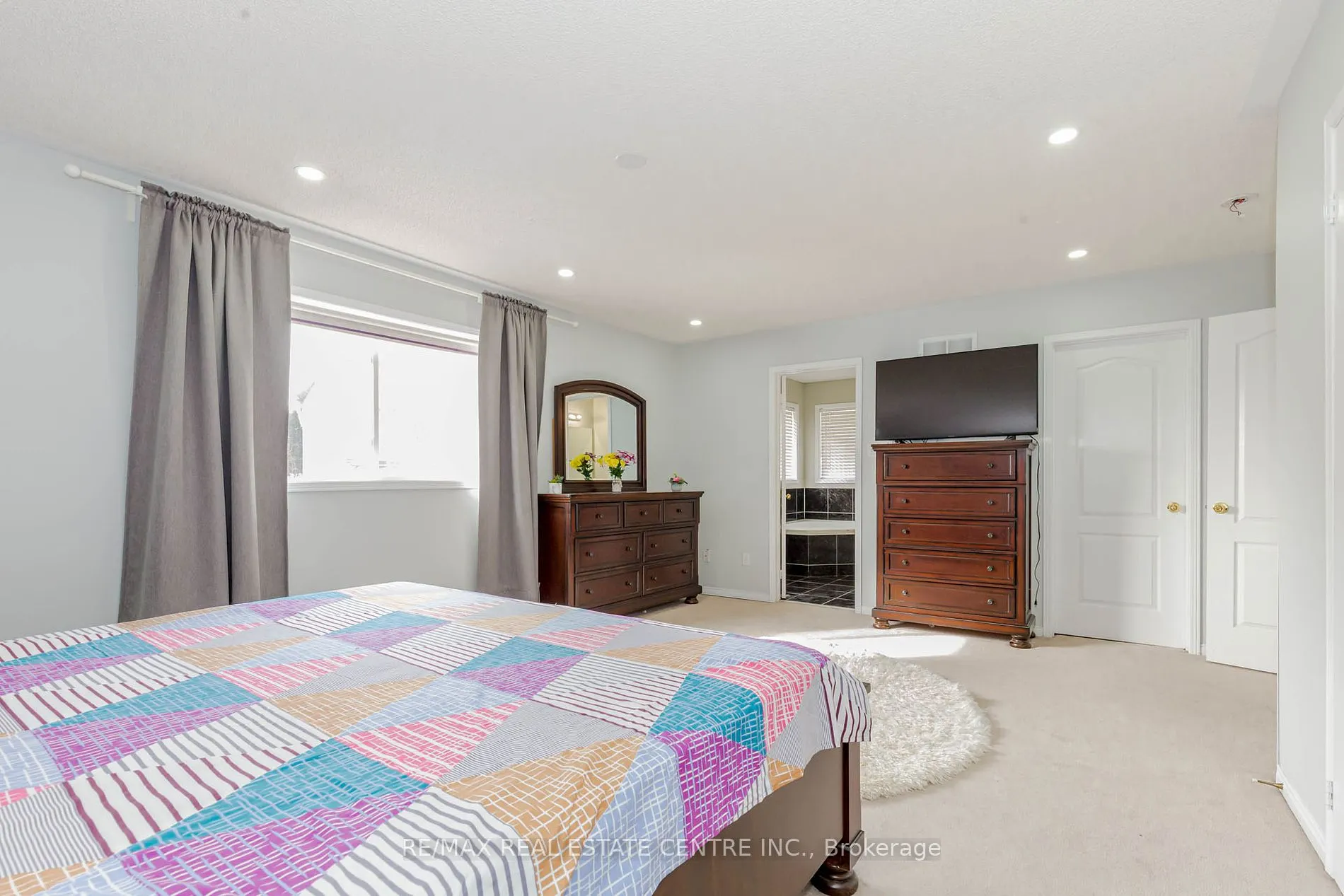 12 Tregate Cres W