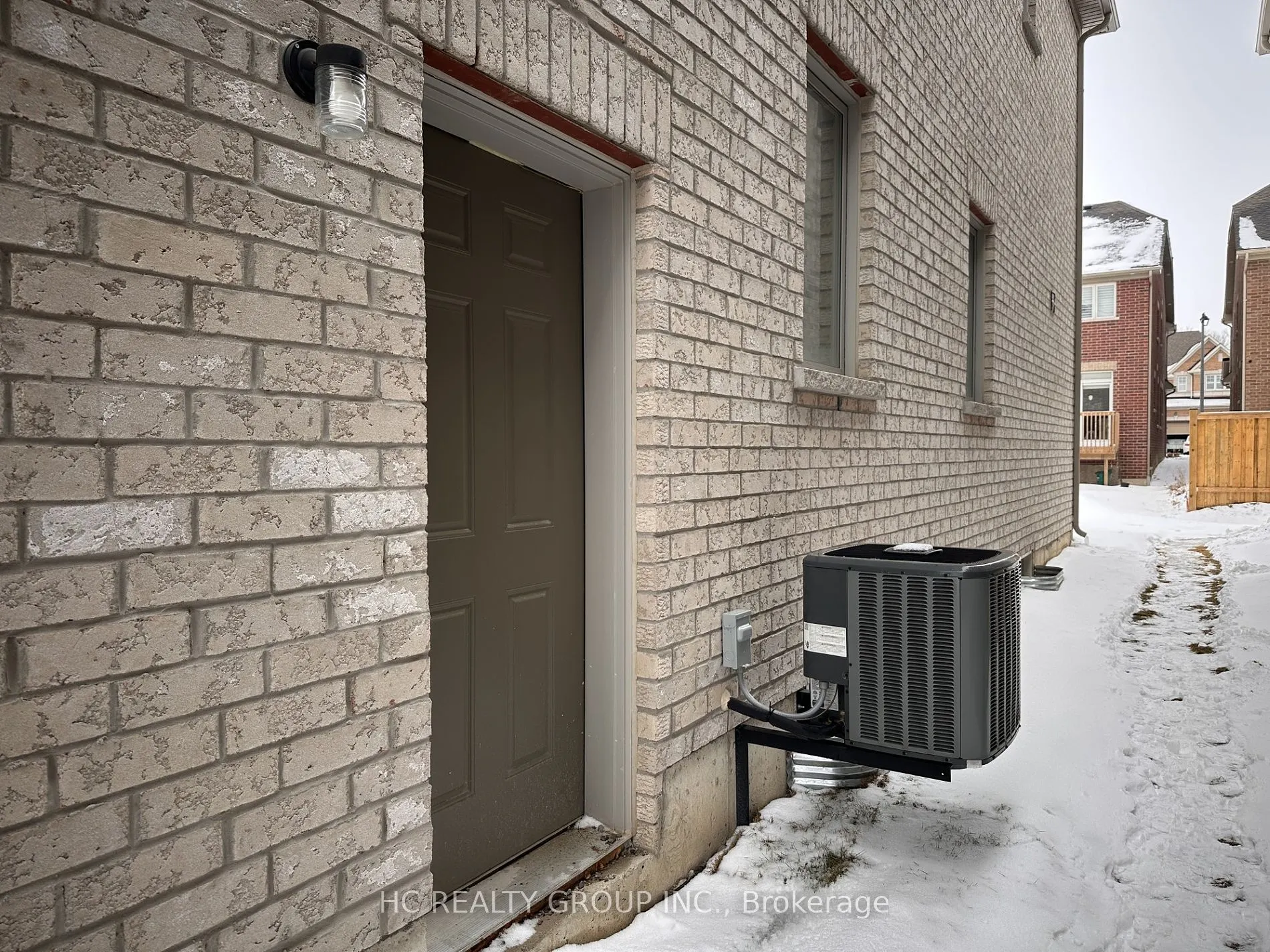 46 Dotchson Ave
