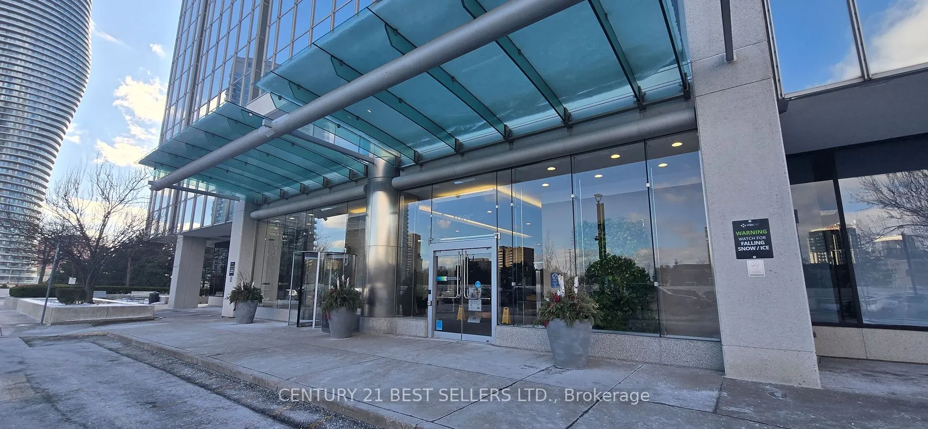 4 Robert Speck Parkway