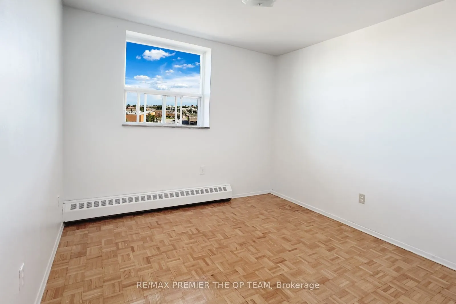 3533 Derry Rd E, #607