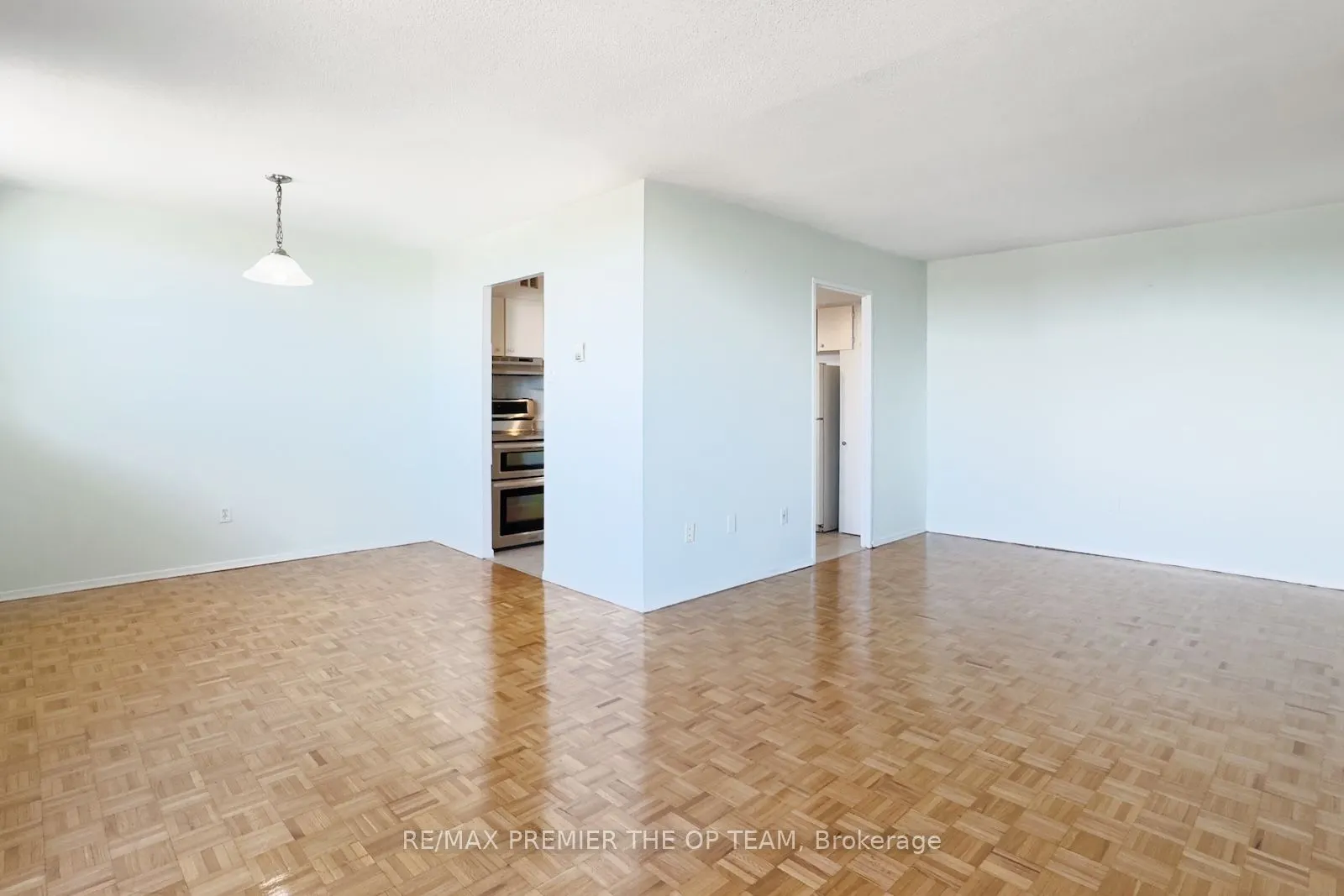 3533 Derry Rd E, #607