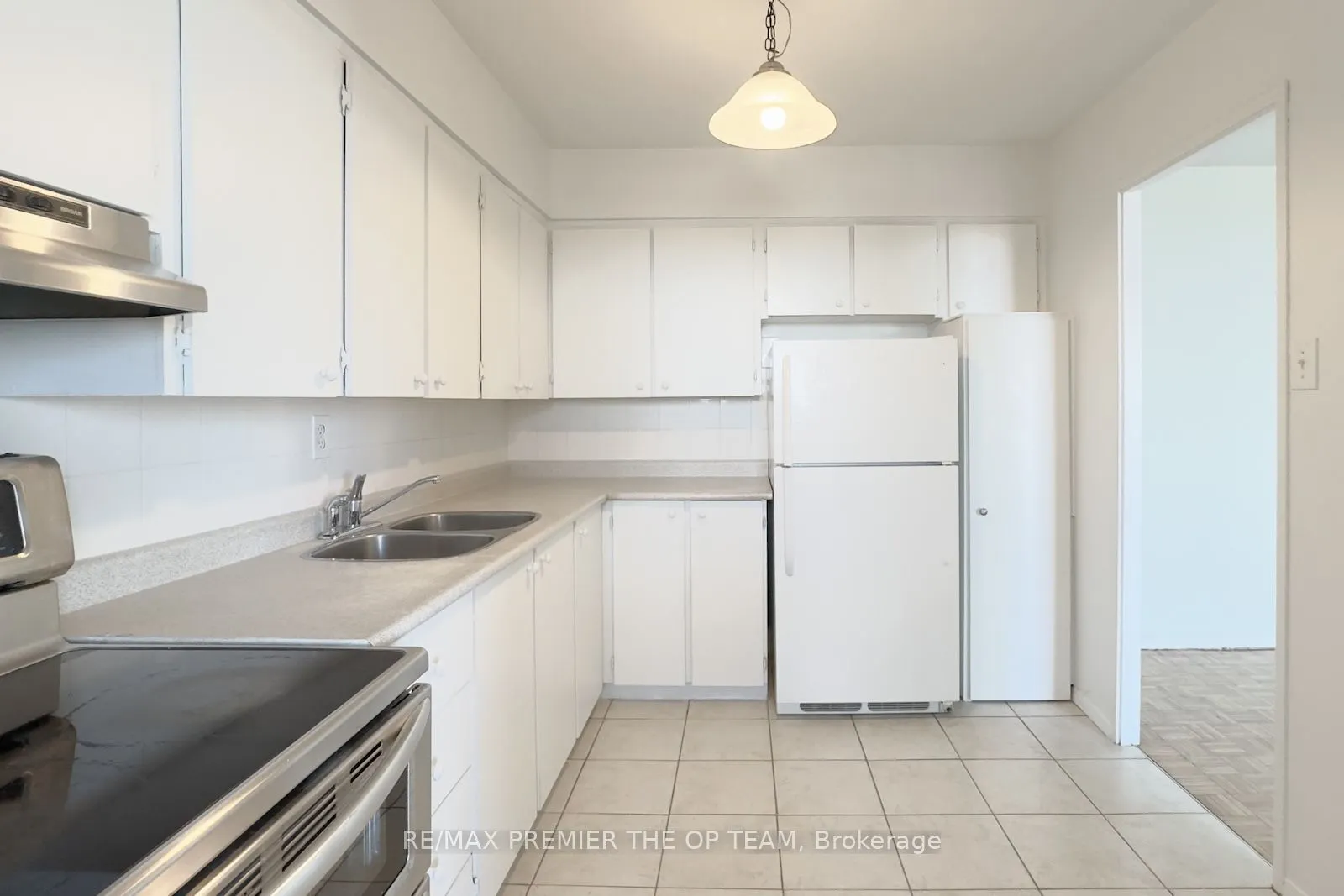 3533 Derry Rd E, #607