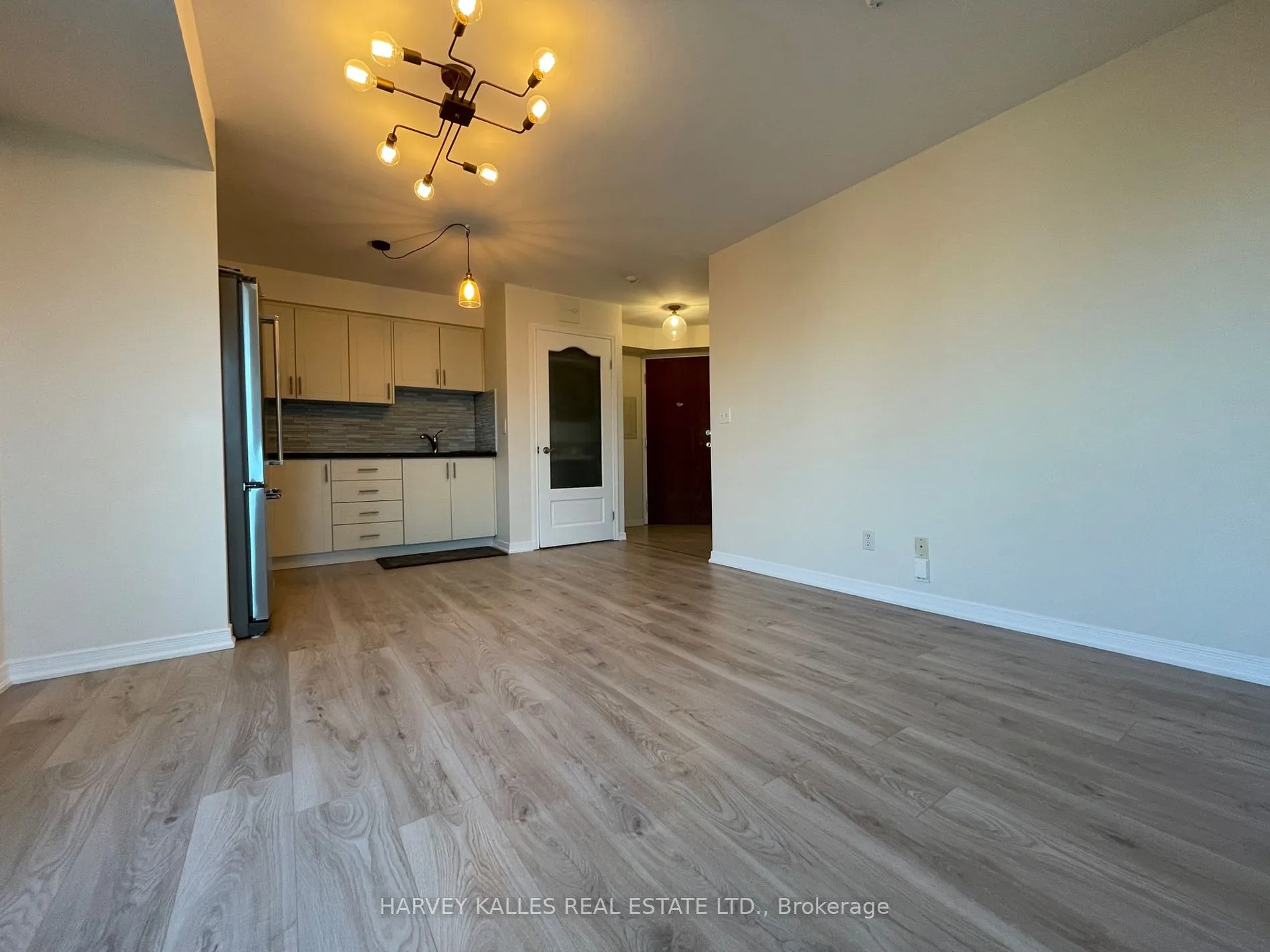 2545 Erin Centre Blvd, #1704