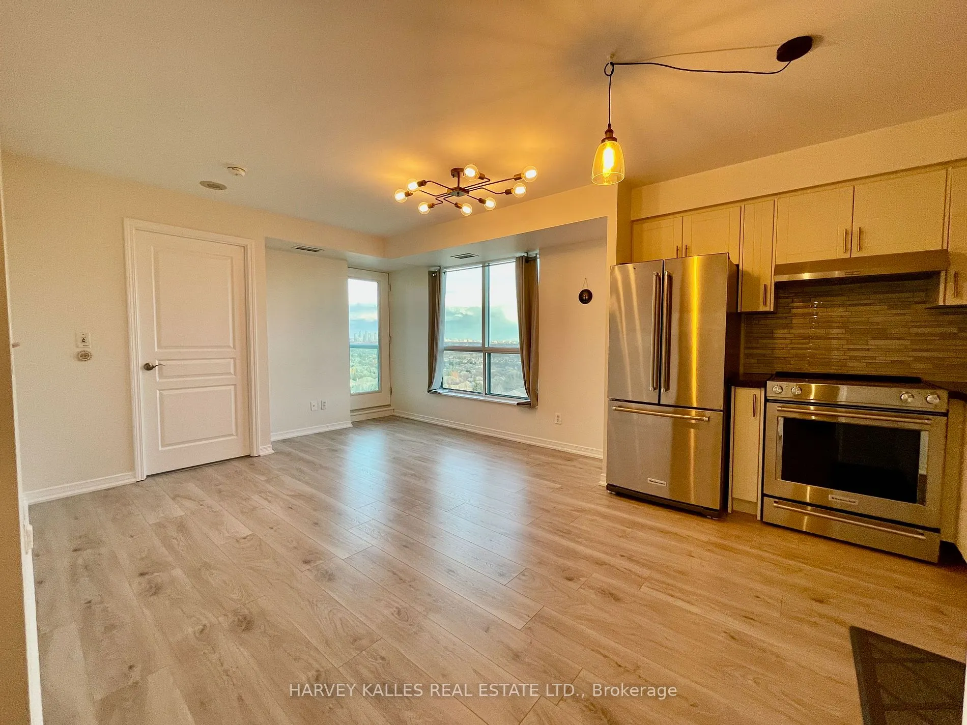 2545 Erin Centre Blvd, #1704