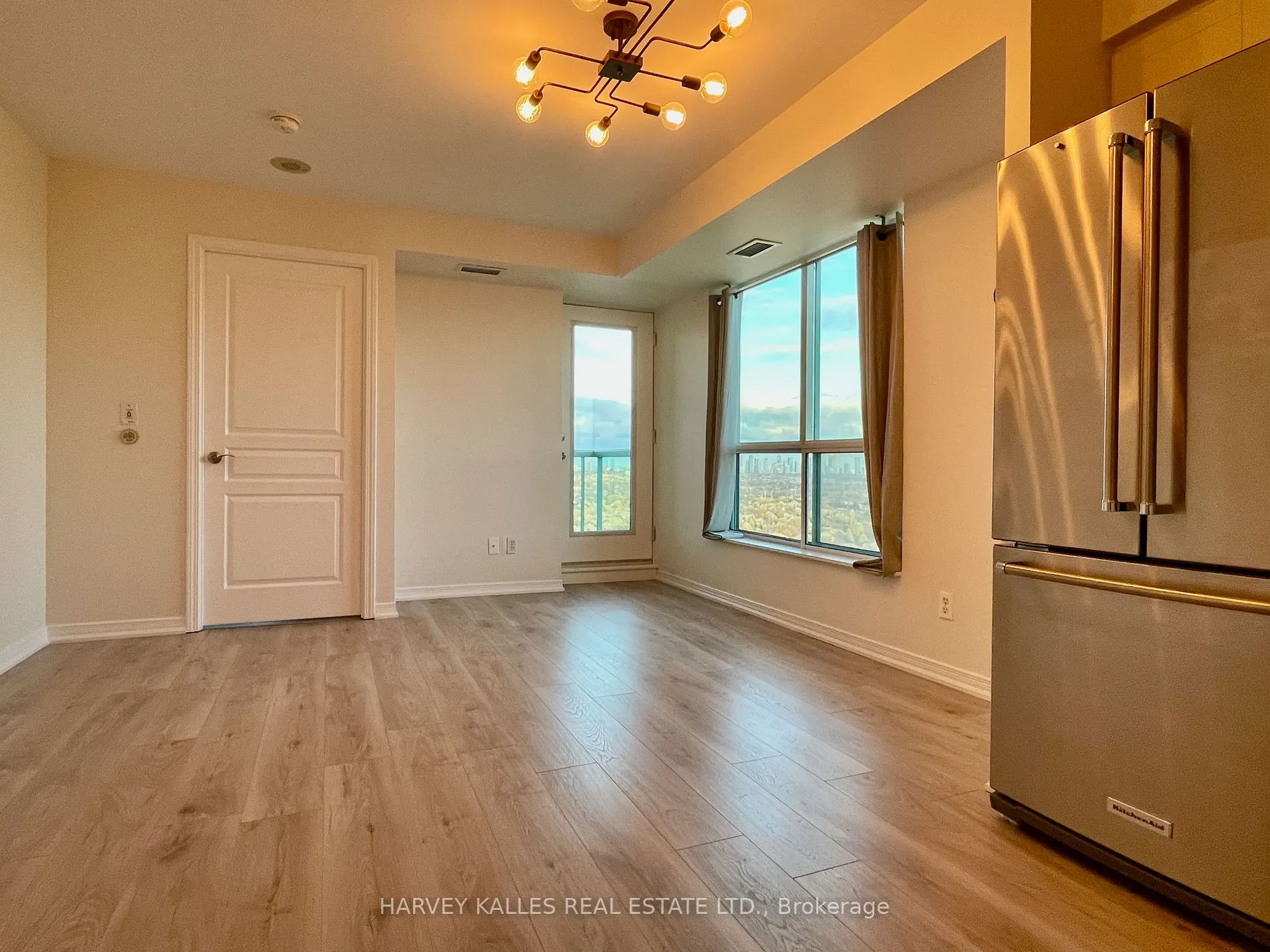 2545 Erin Centre Blvd, #1704