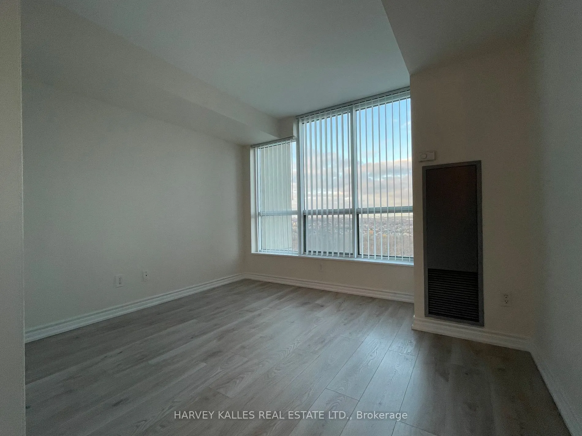 2545 Erin Centre Blvd, #1704