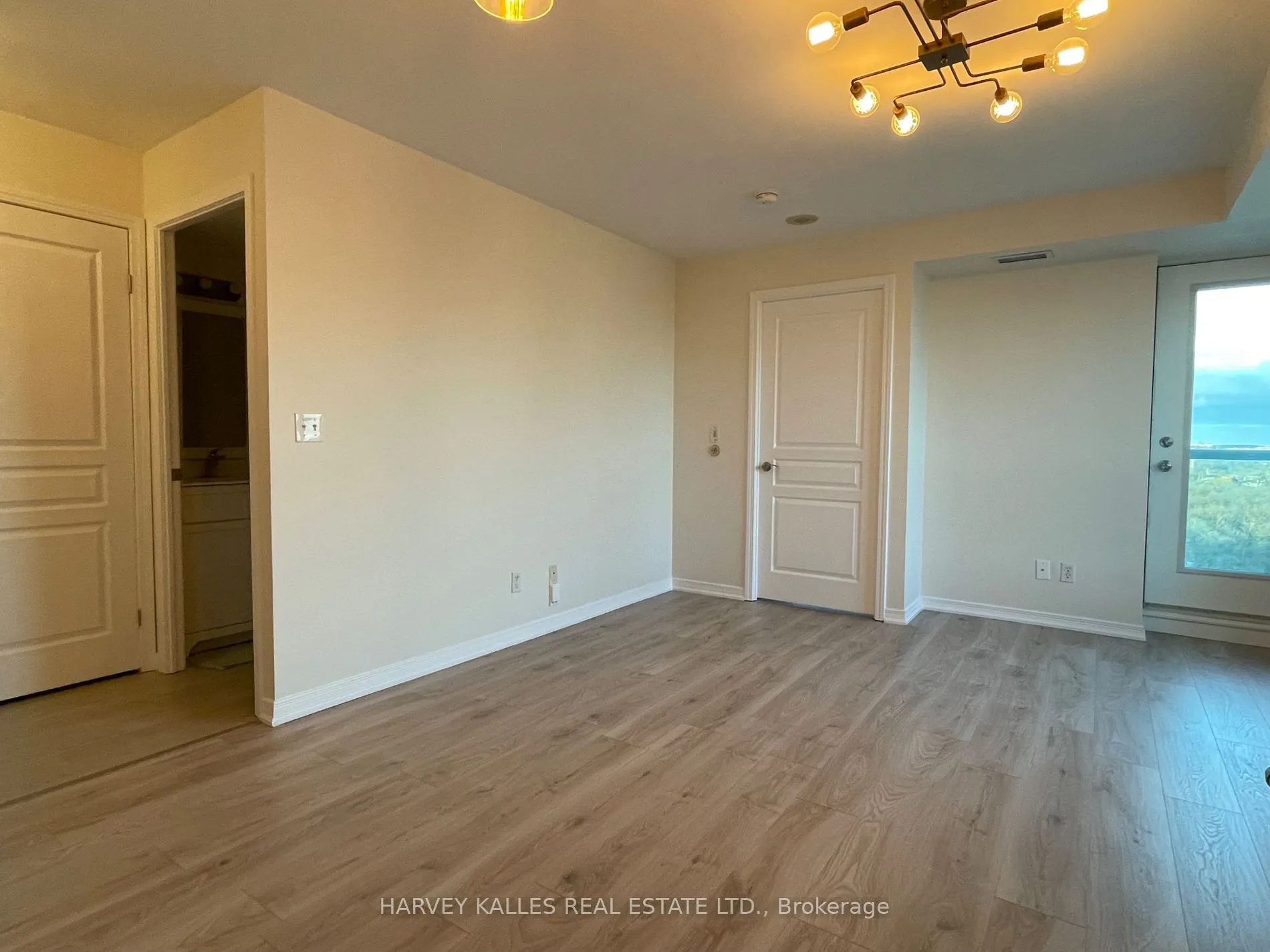 2545 Erin Centre Blvd, #1704