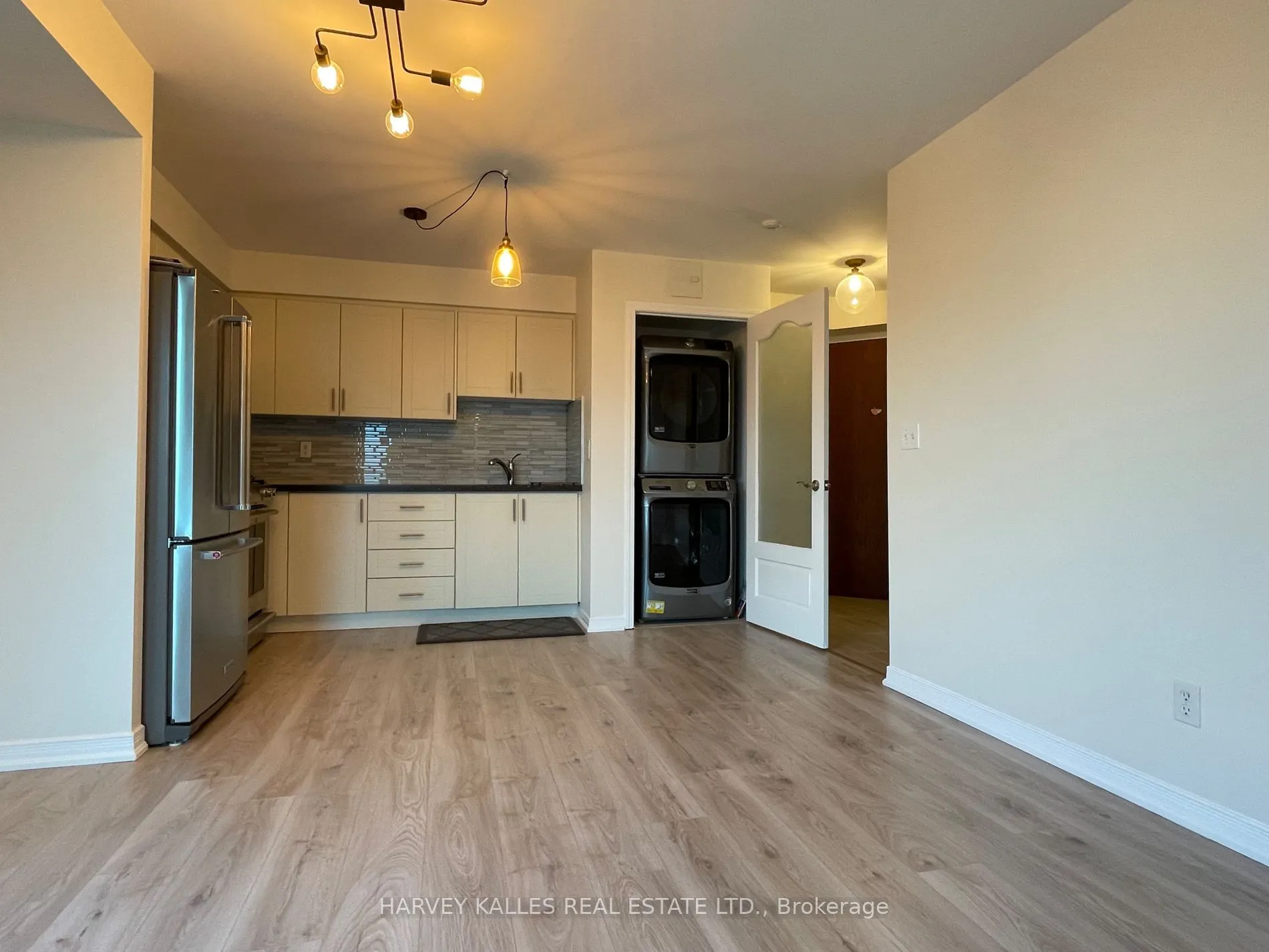 2545 Erin Centre Blvd, #1704