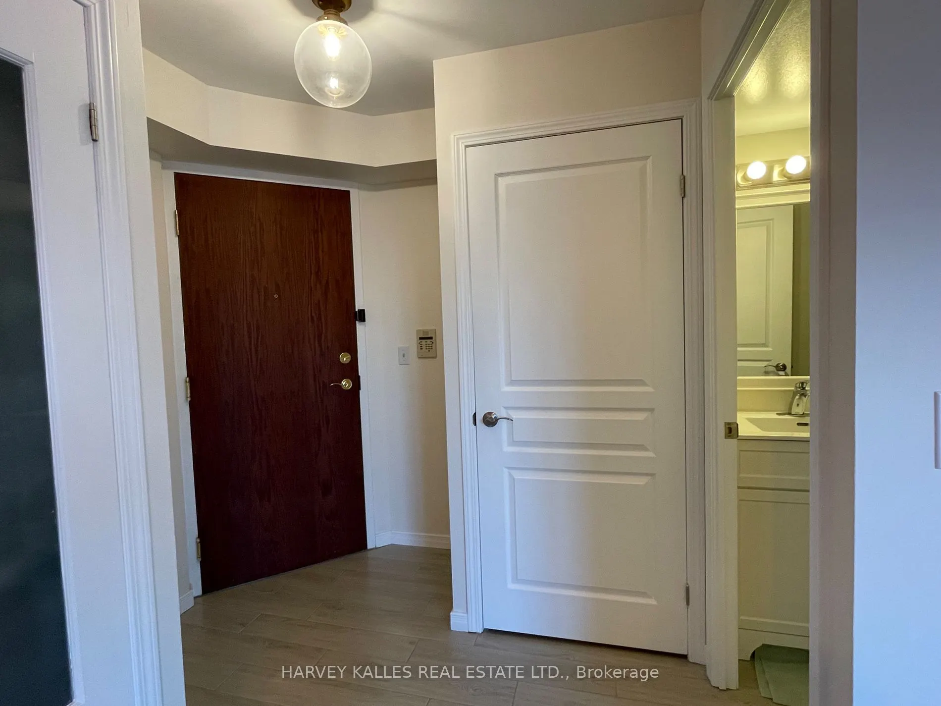 2545 Erin Centre Blvd, #1704