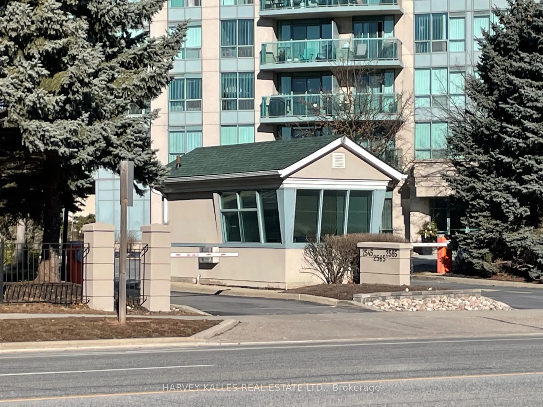 2545 Erin Centre Blvd, #1704