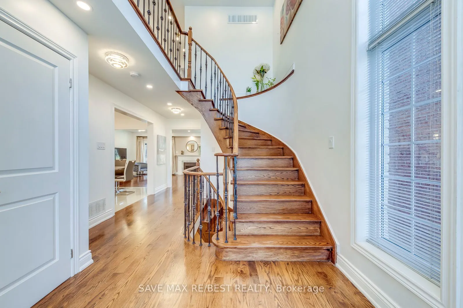 277 Cossack Crt