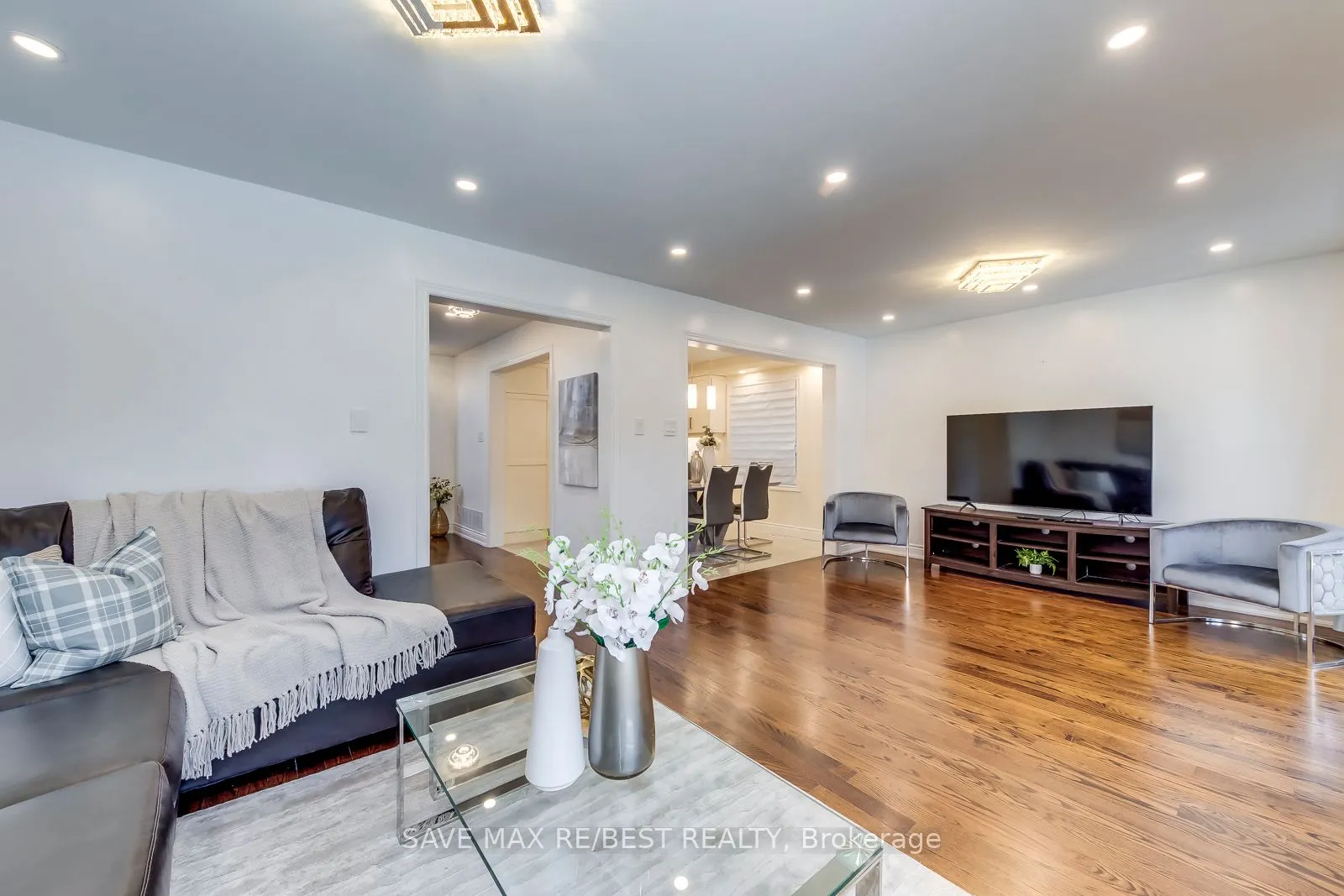 277 Cossack Crt